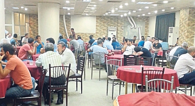 İzmir'de kumarhane baskını: 186 kişiye 338 bin lira ceza 