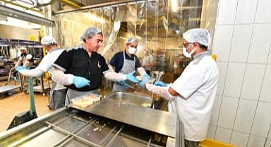 İzmir’de üniversite öğrencilerine yemek desteği bugün başlıyor