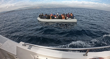 İzmir'in iki ilçesinde düzensiz göçmen alarmı: 143 düzensiz göçmen kurtarıldı 