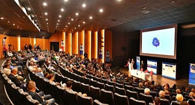 İzmir Kent Konseyi'nin yeni başkanı Nilay Kökkılınç