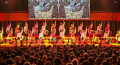 İZSİAD Cumhuriyeti Anadolu Ateşi ile kutladı