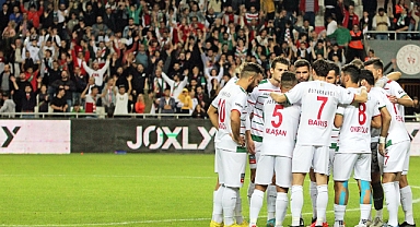 Karşıyaka çifte bayram peşinde