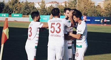 Karşıyaka gurbette 3'te 3 peşinde