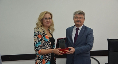 “Prof. Dr. Hatice Karhan Başarı Ödülü” bu yıl Ege’nin oldu