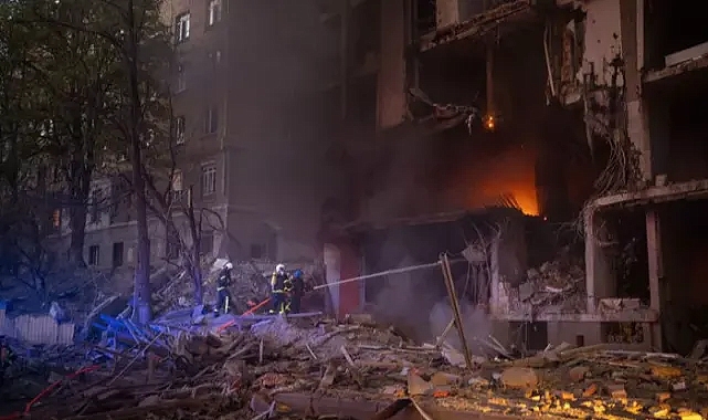 Ukrayna patlama sesleriyle uyandı: Kiev'de 3 patlama