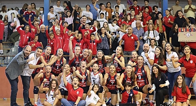 Voleybolun Altınordu'su ilk galibiyetini aldı
