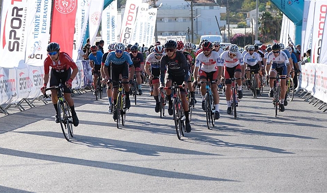 Alanya'da yapılan Türkiye Bisiklet Şampiyonası Sezon kapanış Yol Yarışlarına katılan Bostanlıspor başarılı oldu.