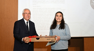 “Atatürk'ten Mektup Var!”