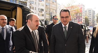 Bakan Varank’tan İzQ’ya ziyaret