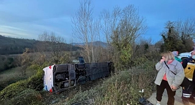 Bartın'da yolcu otobüsü devrildi: 39 yaralı