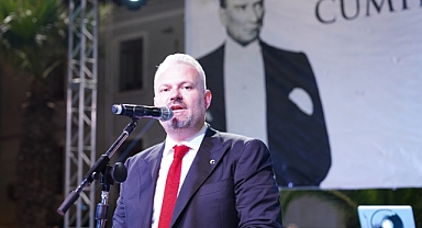 Biz O'nu her an yeni zaferlerle her zaman yaşatacağız 