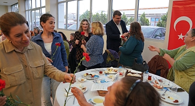 CHP İzmir İl Başkanı Yücel kadınlarla buluştu