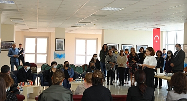 DEÜ'de sanatla Parkinson farkındalığı 