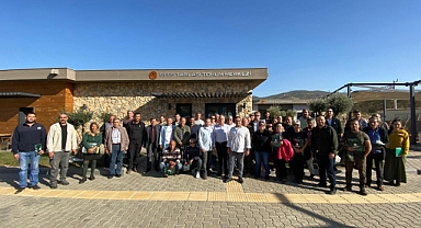 Efes Tarlası Yaşam Köyü'nde çiftçi eğitimleri başladı 