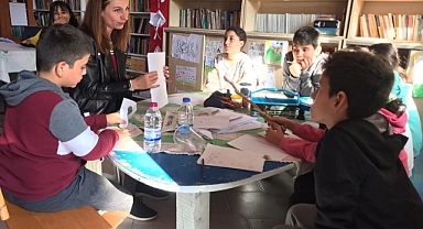 Foça Yeniköy'lü çocuklara oyunlu, konserli etkinlik 