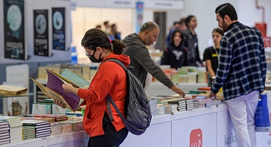 İZKİTAP kitapseverlerin üç yıllık özlemini giderdi