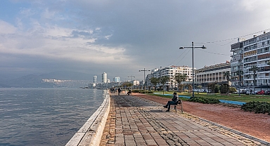 İzmir'de yağmurlu havalara hafta sonu molası