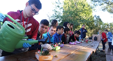 İzmir İl Milli Eğitim Müdürlüğü, ‘Tübitak 4008 Bilimi Yaşıyorum Projesi’ni hayata geçiriyor
