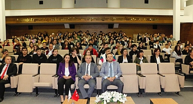 İzmir İl Milli Eğitim Müdürlüğünde Öğrenci-Öğretmen Destek Sistemi (ÖDS) tanıtım toplantısı gerçekleştirildi