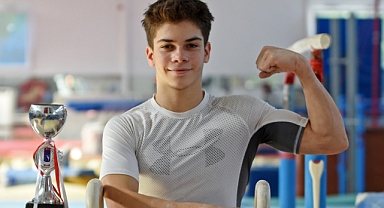 İzmir’in genç yeteneği zirveden inmiyor