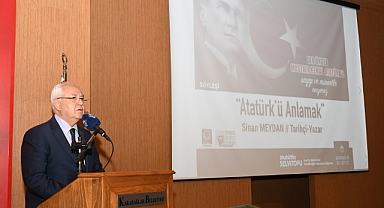 Karabağlar Atatürk'ü Sinan Meydan söyleşisiyle andı