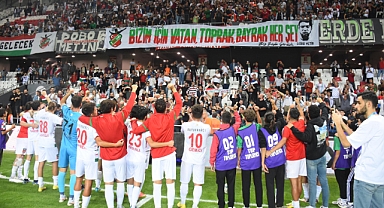 Karşıyaka tribünde farklı
