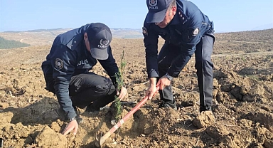 Kınık'ta fidanlar toprakla buluştu