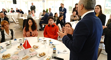 Rektör Prof. Dr. Budak, engelli öğrenci ve aileleri ile bir araya geldi