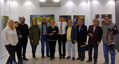 SevMedya Yazarları Filiz Pelit’in “Denge”sergisinde buluştu.