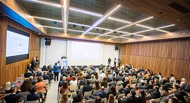 Soyer EGİAD’ın “Gelecek İçin Sürdürülebilirlik Zirvesi”ne katıldı