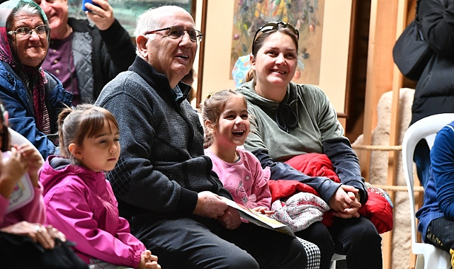 Zeytini merkezine alan ilk çocuk festivali İzmir’de yapıldı