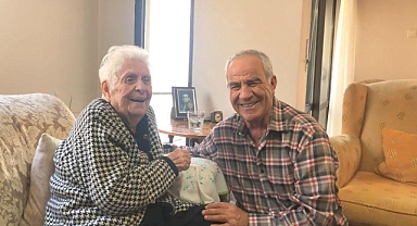 Atatürk'e çiçek veren Foçalı kız 101 yaşında vefat etti 