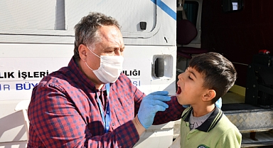 Çiğlili çocuklar ağız ve diş sağlığı taramasından geçiyor