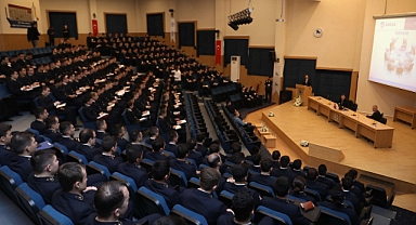 DEÜ Denizcilik Fakültesi'nden Kış Kariyer Günleri 