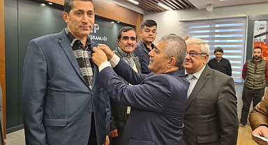 İP’ten ve CHP’den istifa edip MHP’ye katıldılar