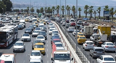 İzmir'de trafiğe kayıtlı araç sayısı Kasım ayı sonu itibarıyla 1 milyon 641 bin 607 oldu