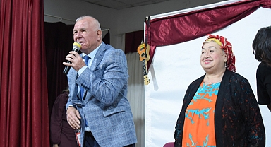 Karakayalı'dan çocuklara tiyatro sürprizi 