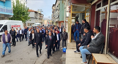 MHP İzmir’den Bayraklı çıkarması