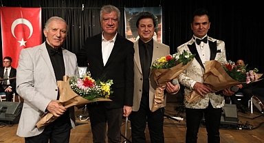 Narlıdere'de şarkılar eğitime destek için söylendi 