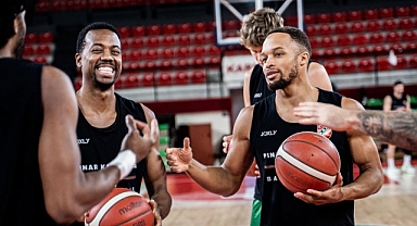 Pınar Karşıyaka zorlu deplasmanda