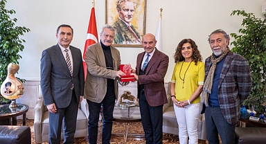 Soyer’e “Barışa Ömür Boyu Emek Ödülü”