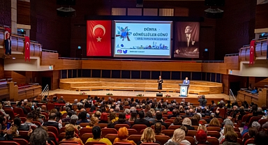 Soyer: “İzmir felaketleri gönüllülükle aştı”