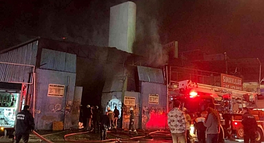 Bornova'da korkutan yangın 