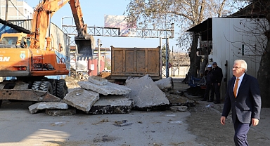 Ödemiş’te Sanayi Caddesi’nde sıcak asfalt için çalışmalar başladı 