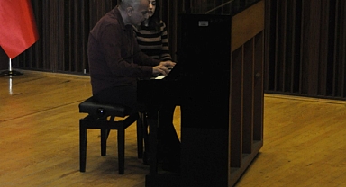 Piyanist Kamil Sökmen Ege’de kulakların pasını sildi