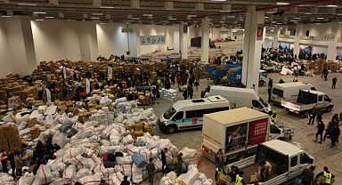 İzmir’den deprem bölgesine destek çığ gibi büyüyor