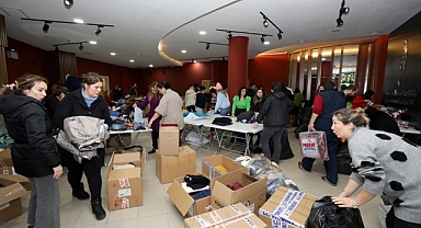 Narlıdere’den deprem bölgesine destek sürüyor