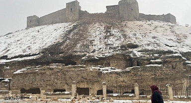 Tarihi Gaziantep Kalesi depremde yıkıldı 