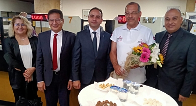 Asırlık çınar PTT 183 yaşında 