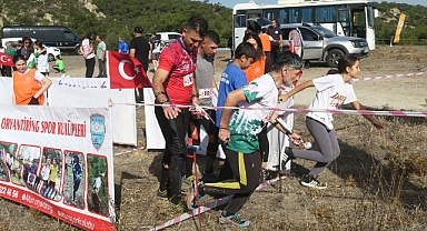 Foça'da Cumhuriyet'in 100. yılı oryantiring etkinliği